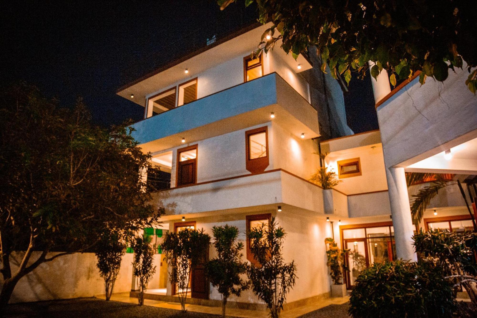 Riverside Inn Fuji Bentota Buitenkant foto