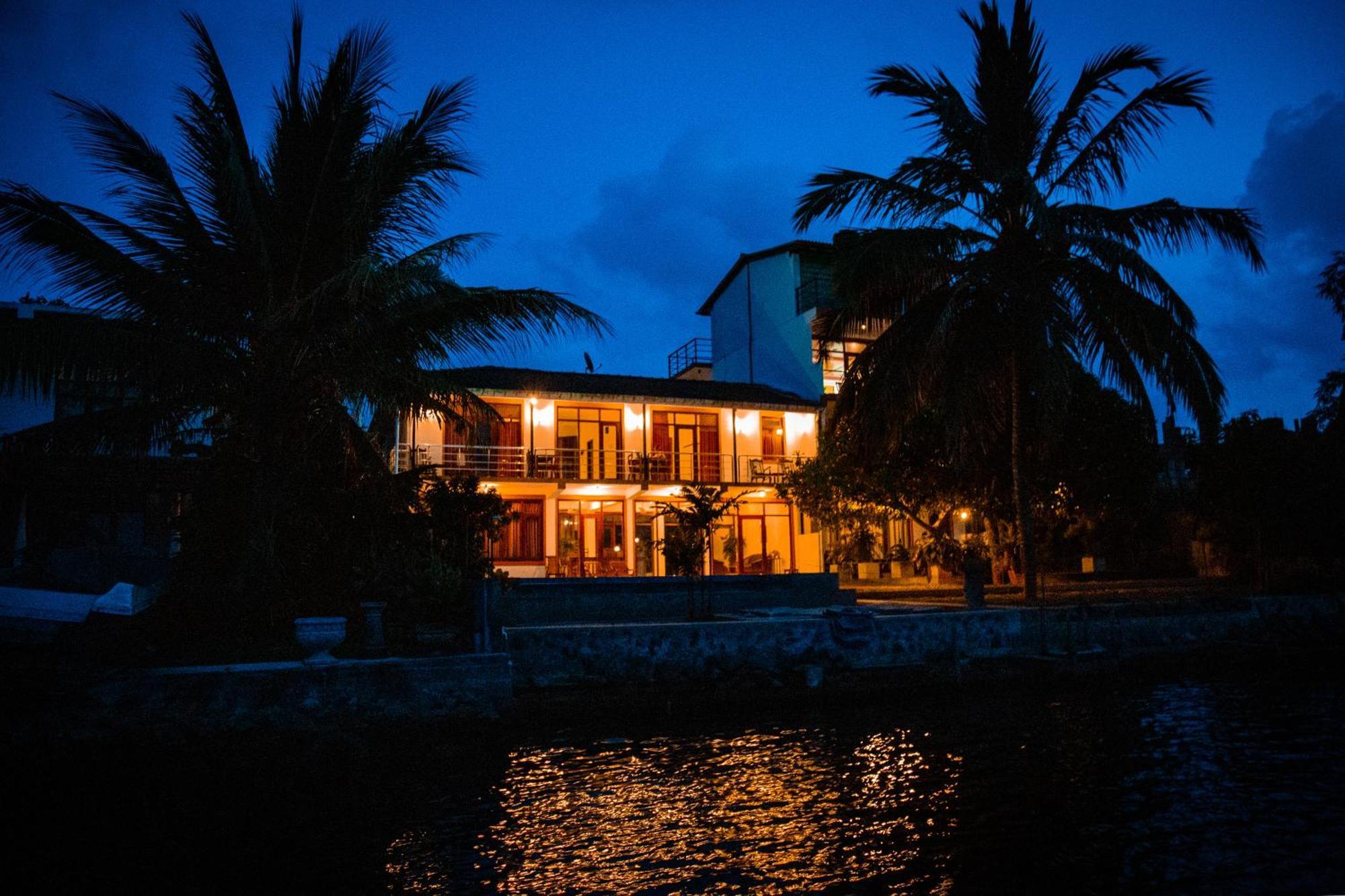 Riverside Inn Fuji Bentota Buitenkant foto