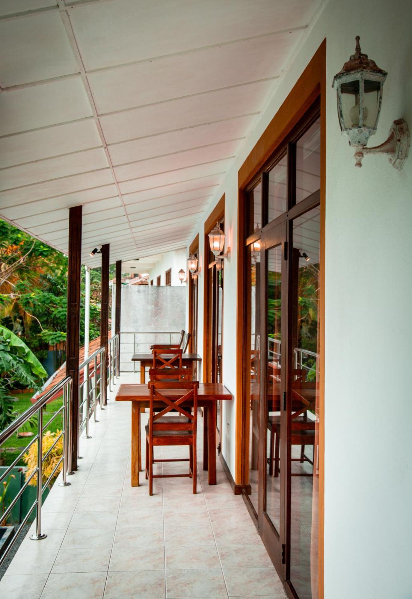 Riverside Inn Fuji Bentota Buitenkant foto